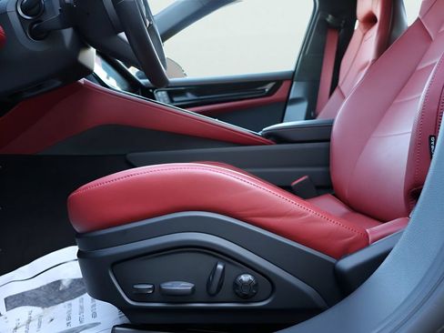 Certified 2025 Porsche Panamera GTS AWD/4WD image 41