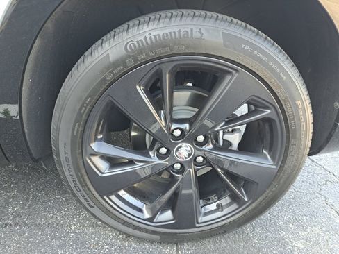 Used 2023 Buick Envision Essence w/ Sport Touring Package FWD image 20