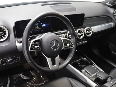 Used 2021 Mercedes-Benz GLB 250 4MATIC image 6