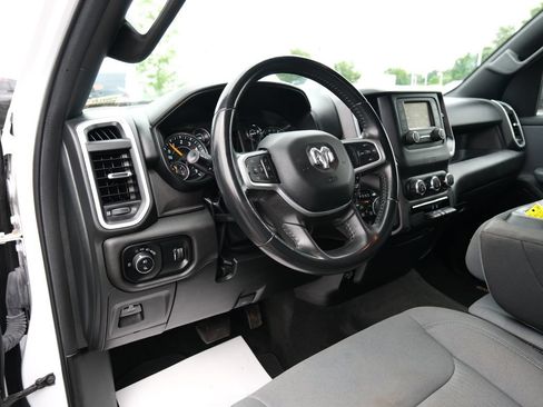 Used 2022 RAM 1500 Big Horn AWD/4WD image 3