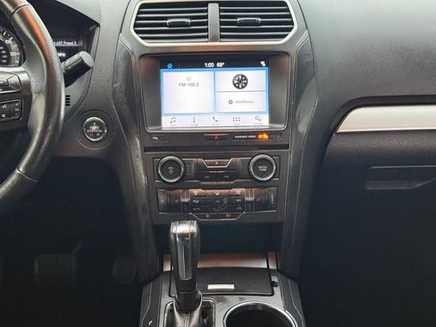 Used 2017 Ford Explorer XLT w/ Equipment Group 202A AWD/4WD image 16