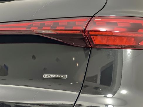 Used 2025 Audi Q5 Premium w/ 19" Wheel Package image 26