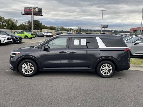 Certified 2023 Kia Carnival LX image 4