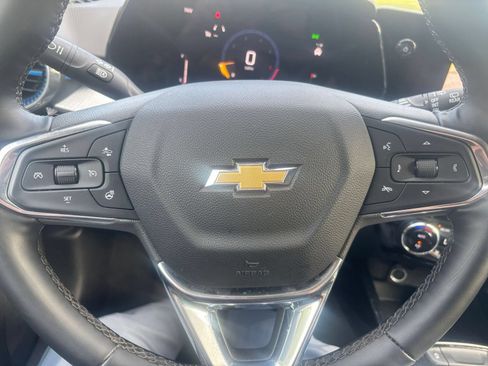 Used 2025 Chevrolet Trax LT w/ LT Convenience Package FWD image 28