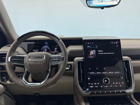 Used 2026 GMC Yukon Denali w/ Denali Reserve Package image 3