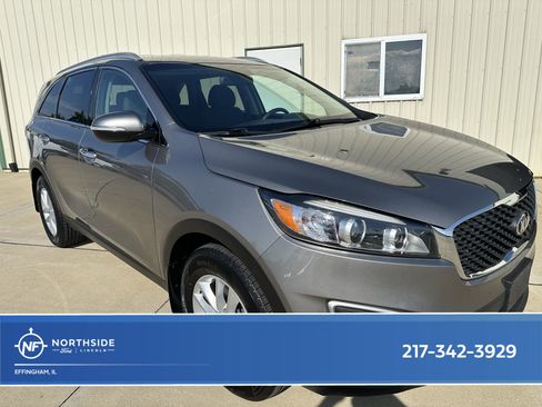 Used 2018 Kia Sorento FWD V6 image 1
