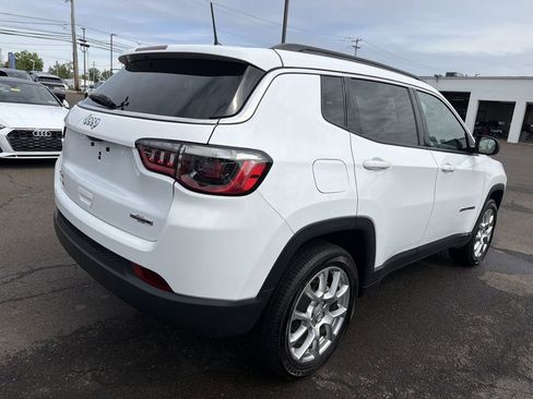 Used 2023 Jeep Compass Latitude AWD/4WD image 5