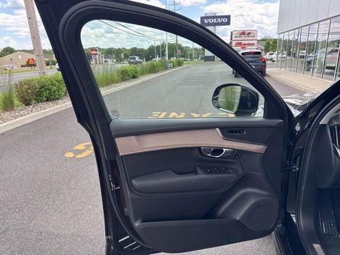Certified 2025 Volvo XC90 B6 Plus AWD/4WD image 19