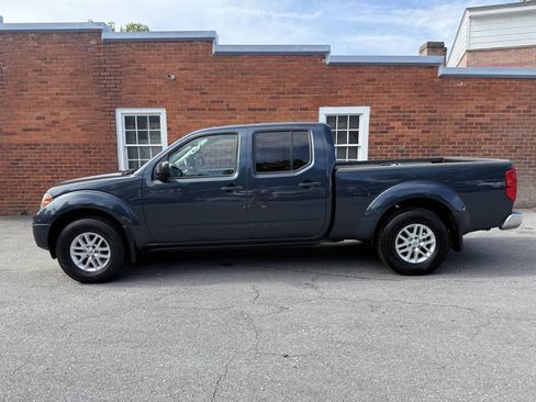Used 2018 Nissan Frontier SV w/ Value Truck Package AWD/4WD image 1