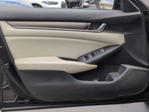 Used 2018 Honda Accord LX image 14