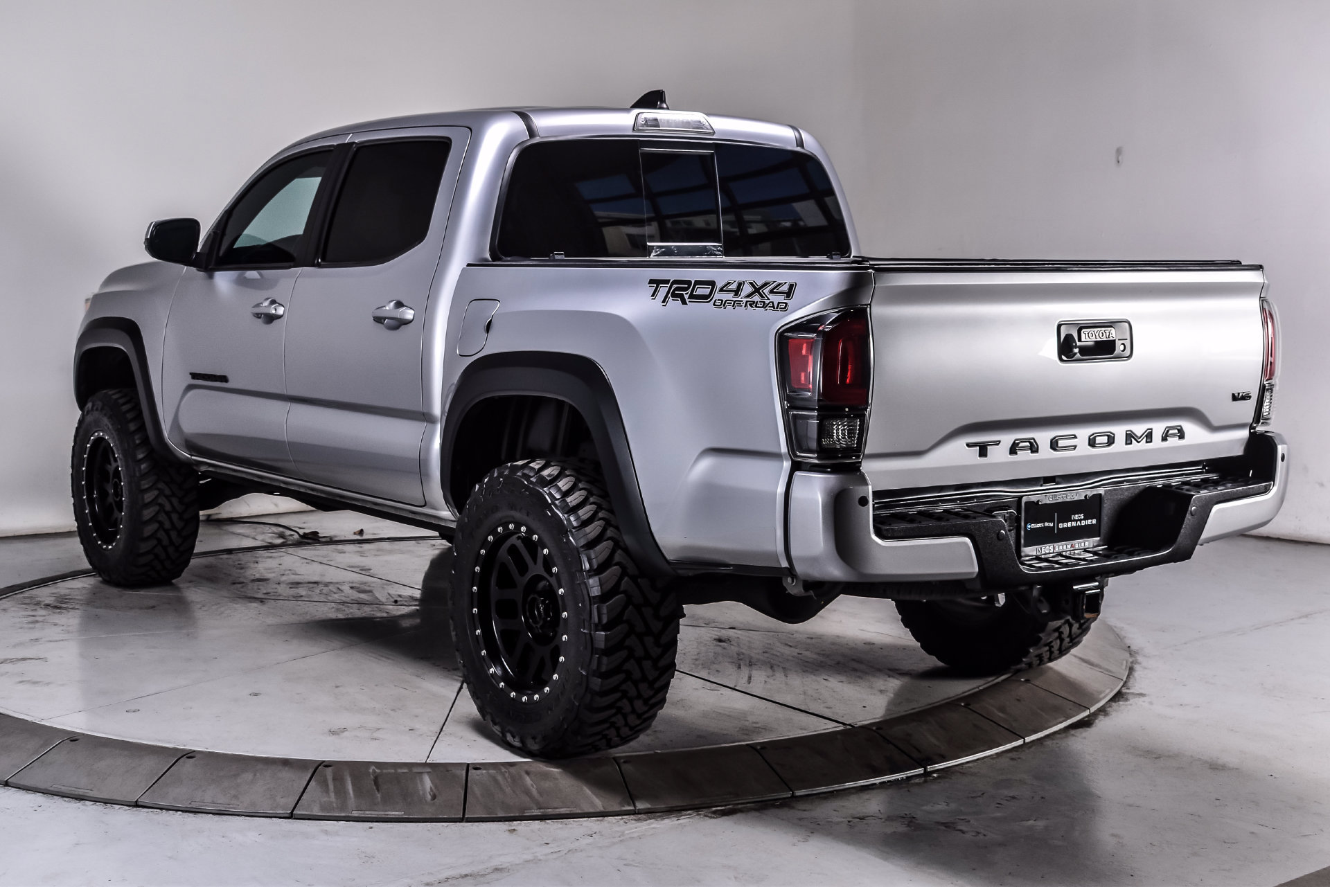 Used 2020 Toyota Tacoma TRD Off-Road w/ Technology Package AWD/4WD image 4