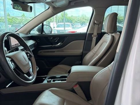 Used 2020 Lincoln Corsair Reserve w/ Appearance Package FWD image 9