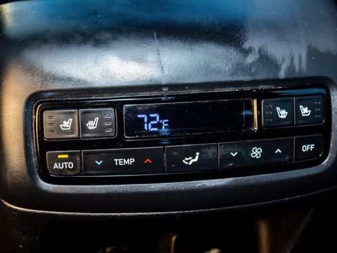 Used 2024 Hyundai Palisade Calligraphy image 19