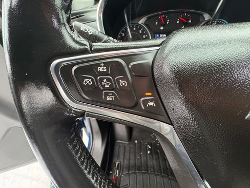 Used 2021 Chevrolet Equinox LT image 16