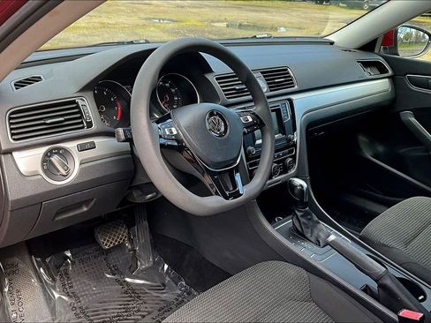 Used 2016 Volkswagen Passat 1.8T S image 18