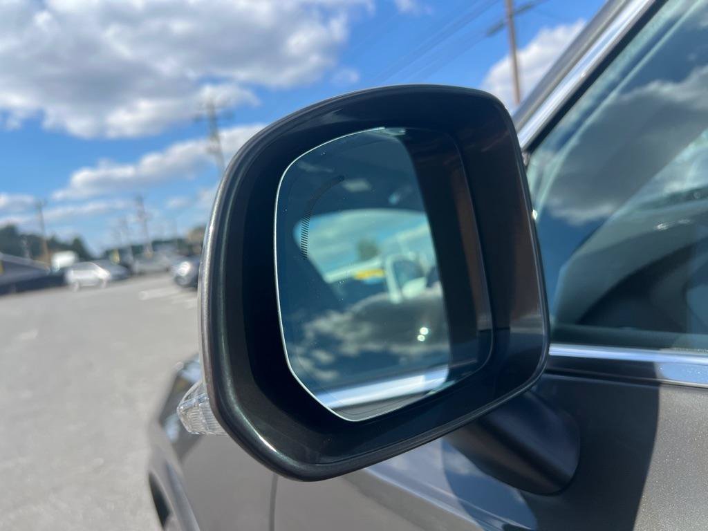 Used 2018 Volvo XC90 T5 Momentum w/ Convenience Package FWD image 9