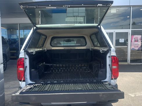 Used 2021 Chevrolet Colorado W/T w/ WT Convenience Package RWD image 26
