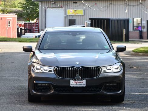 Used 2016 BMW 750i xDrive image 2