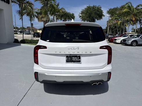 Used 2024 Kia Telluride S FWD image 2