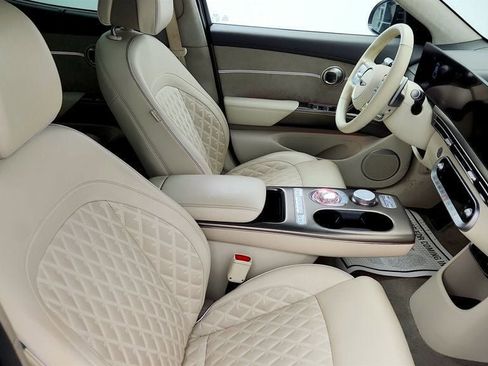 Used 2023 Genesis GV60 Performance image 21