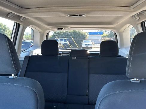Used 2016 Subaru Forester 2.5i Premium w/ All-Weather Package AWD/4WD image 13