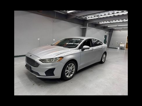Used 2019 Ford Fusion SE FWD image 1