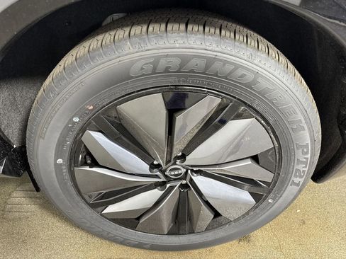 New 2025 Nissan Ariya AWD image 6