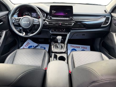 Used 2023 Kia Seltos EX image 10