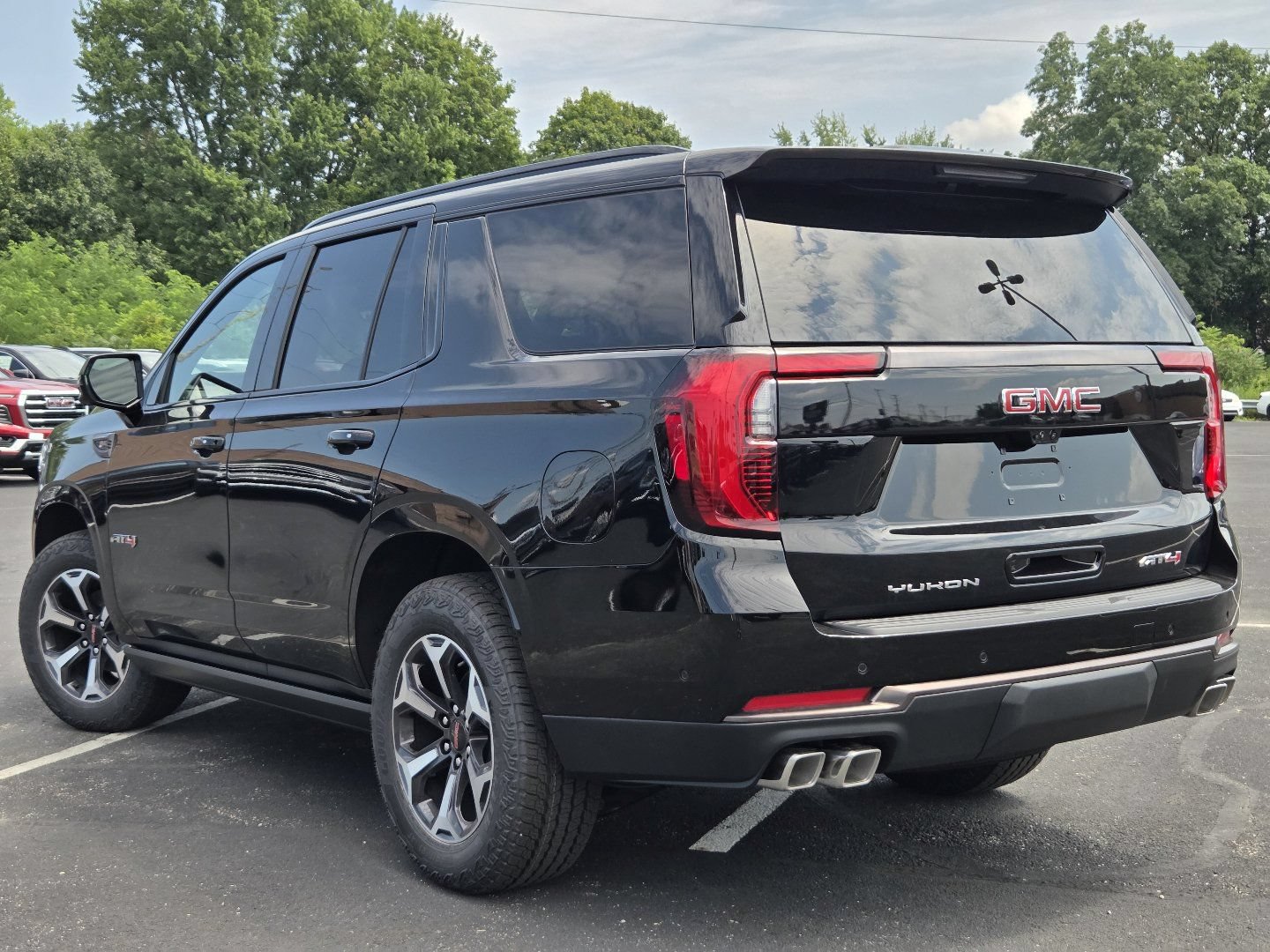 New 2026 GMC Yukon AT4 Ultimate AWD/4WD image 18