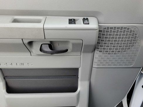 Used 2017 Ford E-350 and Econoline 350 Super Duty w/ Power Windows & Locks Group image 11