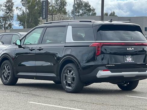 New 2026 Kia Carnival EX FWD image 7