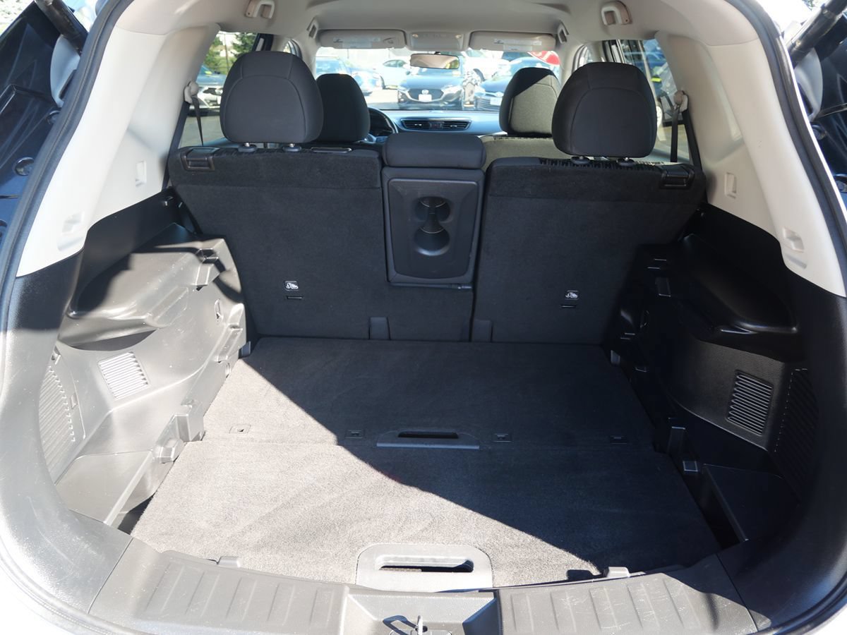 Used 2018 Nissan Rogue SV AWD/4WD image 35