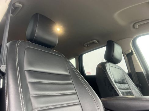 Used 2019 Ford Escape SEL image 18