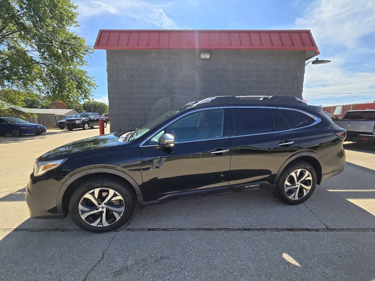 Used 2020 Subaru Outback Touring w/ Popular Package #2 AWD/4WD image 1