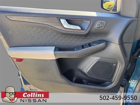 Used 2020 Ford Escape Titanium image 16