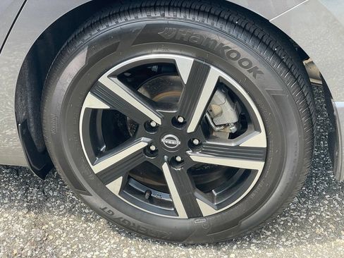 Certified 2025 Nissan Sentra SV w/ All-Weather Package FWD image 34