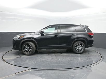 Used 2017 Toyota Highlander SE