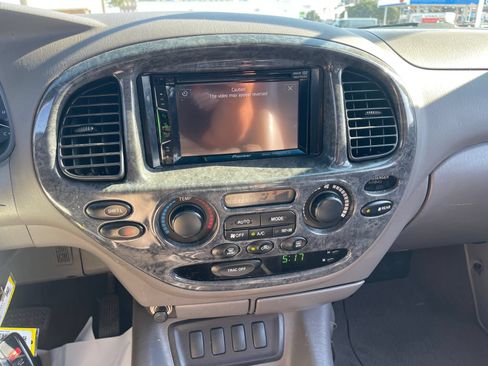 Used 2007 Toyota Sequoia SR5 RWD image 24