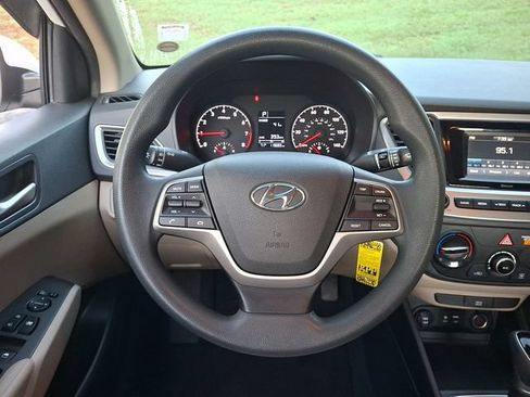 Used 2018 Hyundai Accent SE FWD image 19