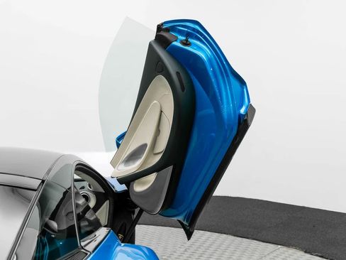 Used 2020 McLaren GT image 32