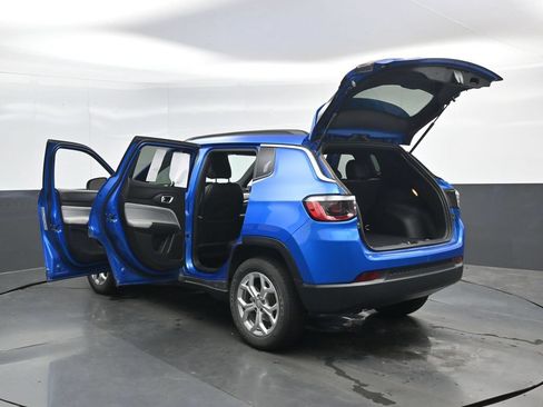 Used 2024 Jeep Compass Latitude AWD/4WD image 48