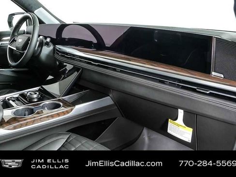Used 2026 Cadillac Escalade ESV Platinum Sport w/ LPO, ONYX Package AWD/4WD image 25