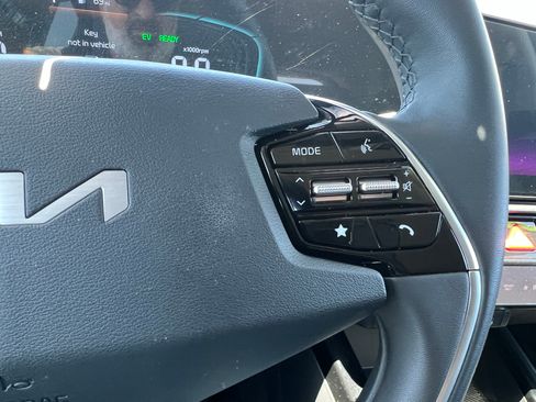 New 2026 Kia Niro EX FWD image 24