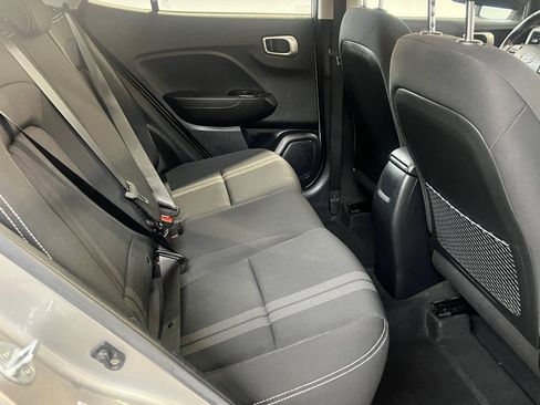 Used 2023 Hyundai Venue SEL image 14