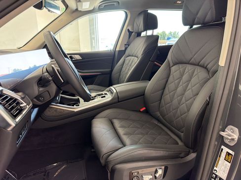 Used 2026 BMW X7 xDrive40i w/ Premium Package AWD/4WD image 5