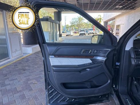 Used 2016 Ford Explorer Platinum image 17