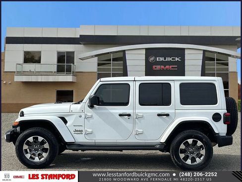 Used 2022 Jeep Wrangler Unlimited Sahara w/ LED Lighting Group AWD/4WD image 2
