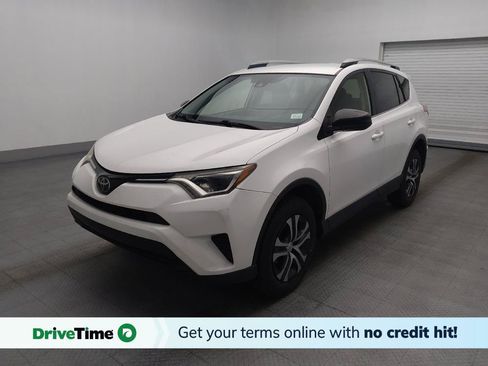 Used 2018 Toyota RAV4 LE FWD image 1