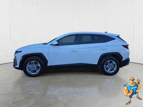 Certified 2026 Hyundai Tucson SE image 8