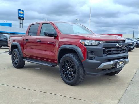 Used 2026 Chevrolet Colorado Trail Boss AWD/4WD image 3